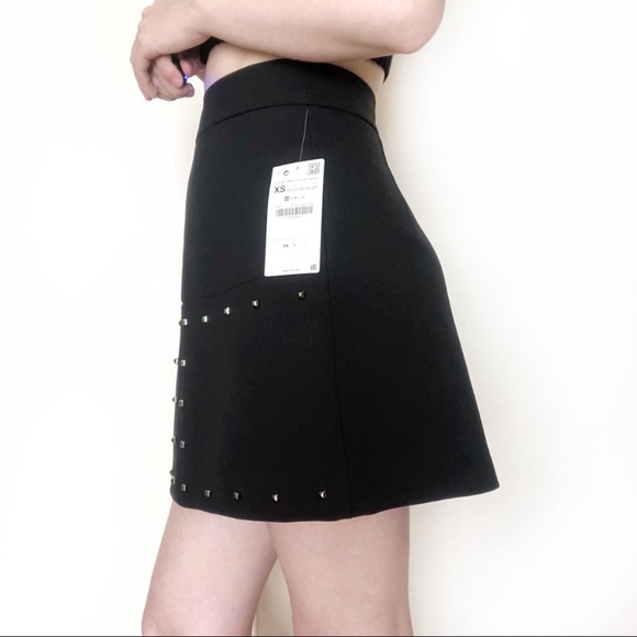 Zara Black Mini Mod Boxy Studded Skirt - Picture 4 of 12